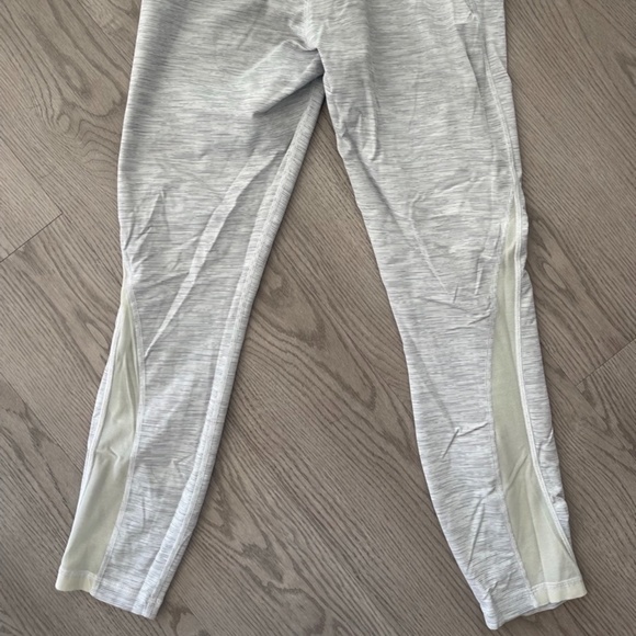 LULULEMON Train Times 7/8 Ice Grey 25" Leggings Size 8 - Picture 5 of 6